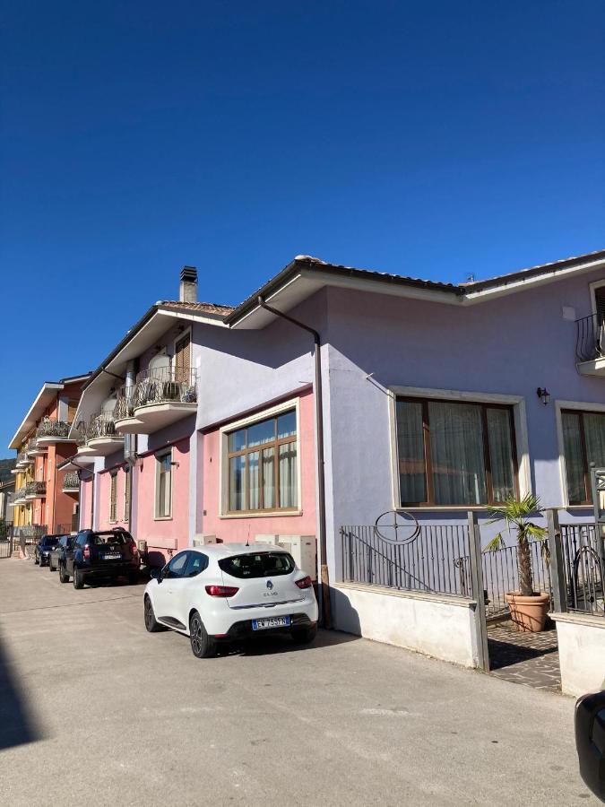 Residence Le Ginestre Avezzano Exteriör bild